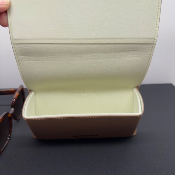 Burberry Sunglasses B4371 3316/13 Light Havana Frames Brown Gradient Lens NOTE - Picture 11 of 11